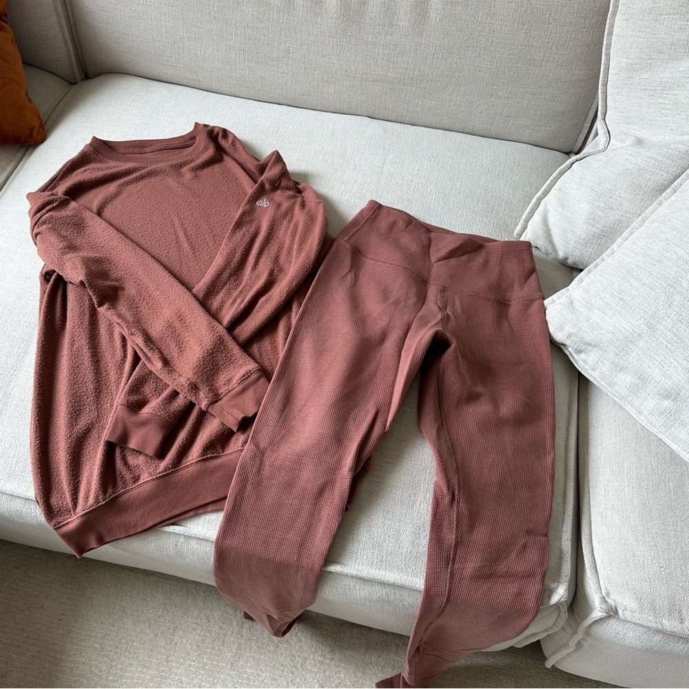 Alo Yoga set - size small. Crew neck sweater with waffle leggings.
